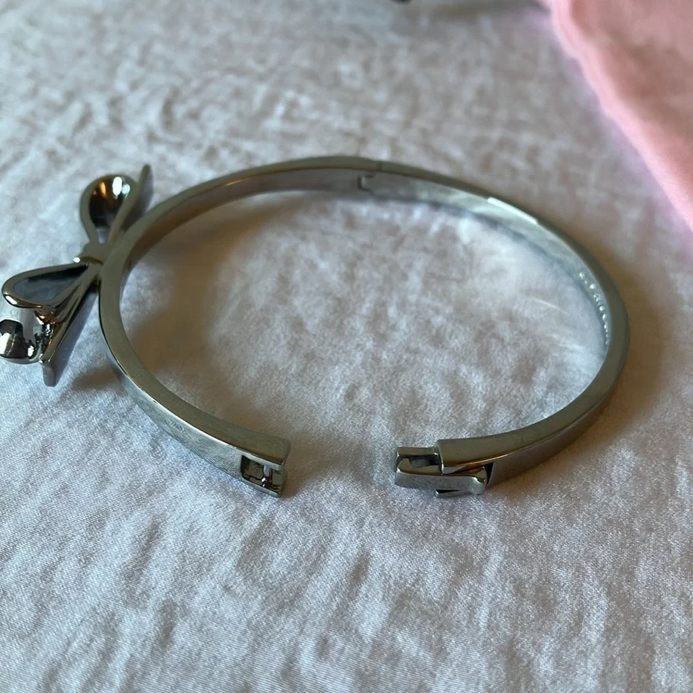 Kate Spade: Silver Tone Bracelet with Bow- Side Clasp - Picture 16 of 16